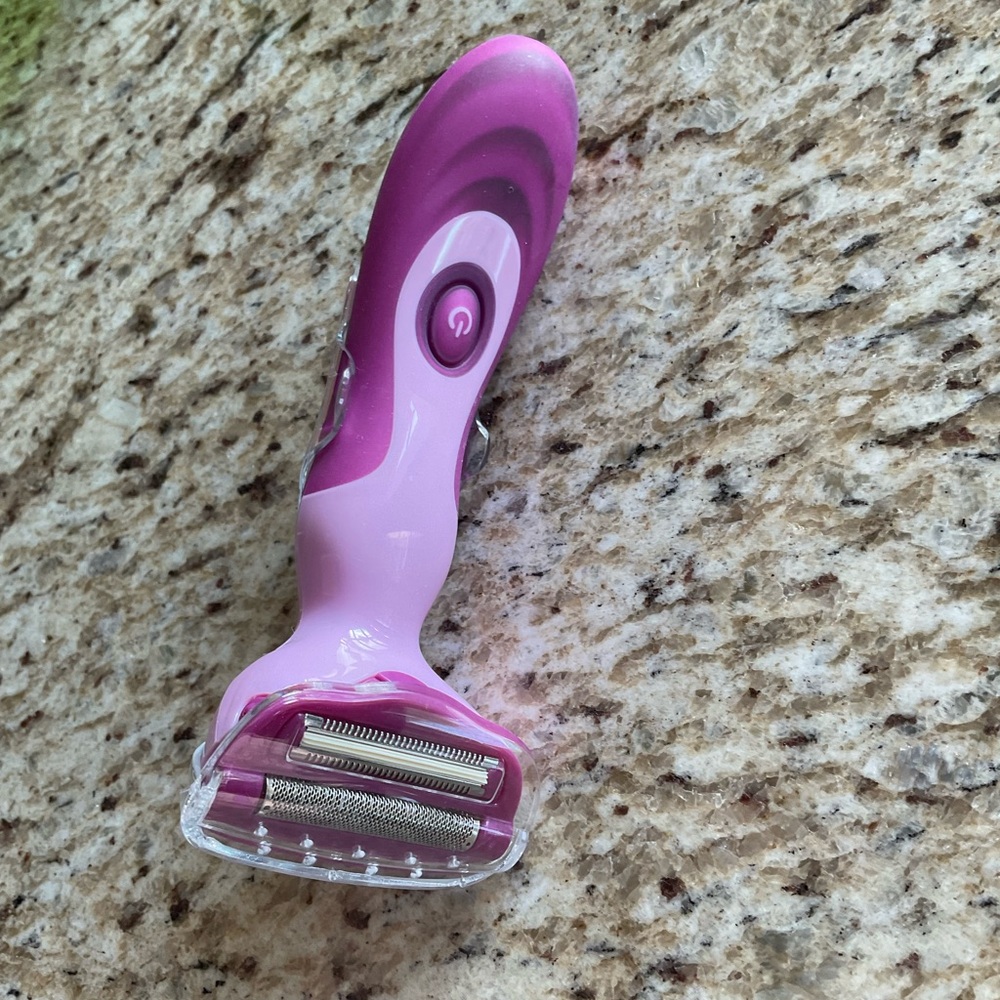 Remington Pink and White Electric Razor Set